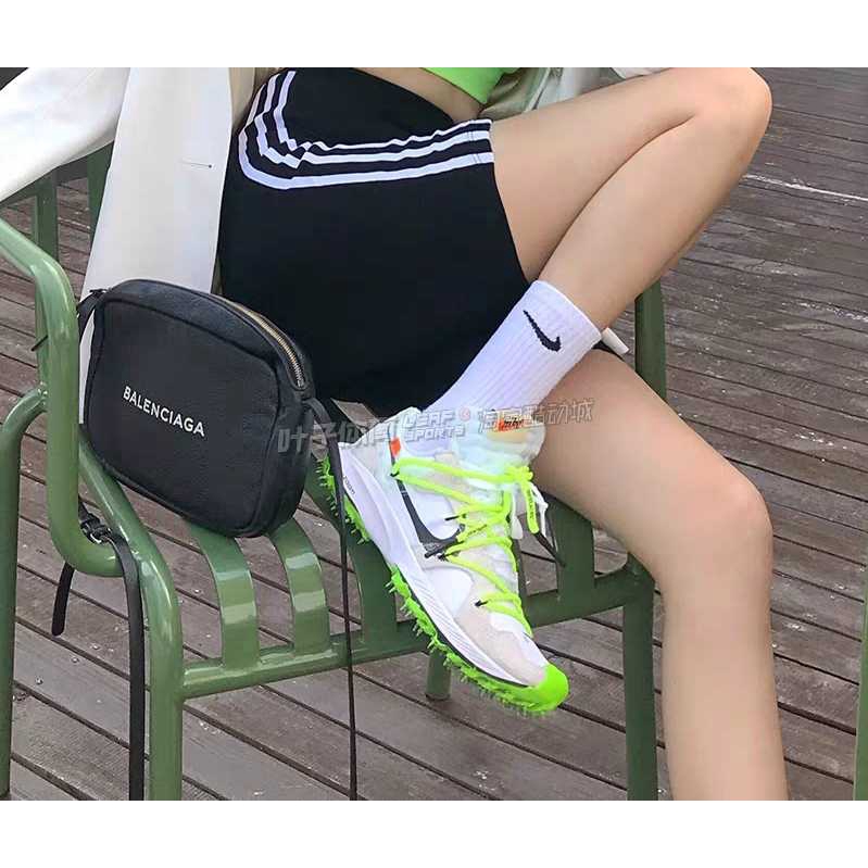 Vớ cotton họa tiết logothiết kế cổ cao hợp thời trang cho nữ nam