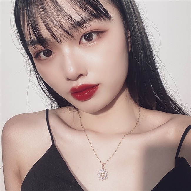 Vòng cổ Mặt Hình Hoa Hướng Dương Đính Ngọc Trai Thời Trang