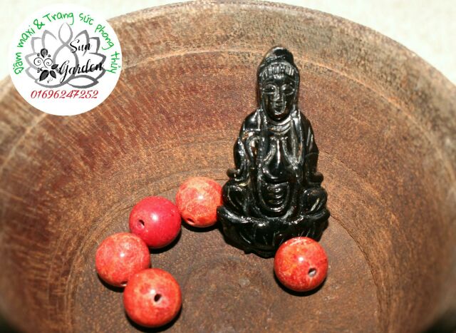 MẶT DÂY CHUYỀN SAN HÔ MẸ QUÁN THẾ ÂM BỒ TÁT MANG LẠI BÌNH AN