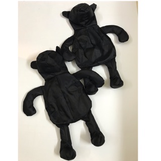 Ba lô gấu teddy đen nhồi bông đầy đặn đi được giày, bụng gấu to rộng đựng giấy a4 thoải mái, dây đeo sáng dầy dặn