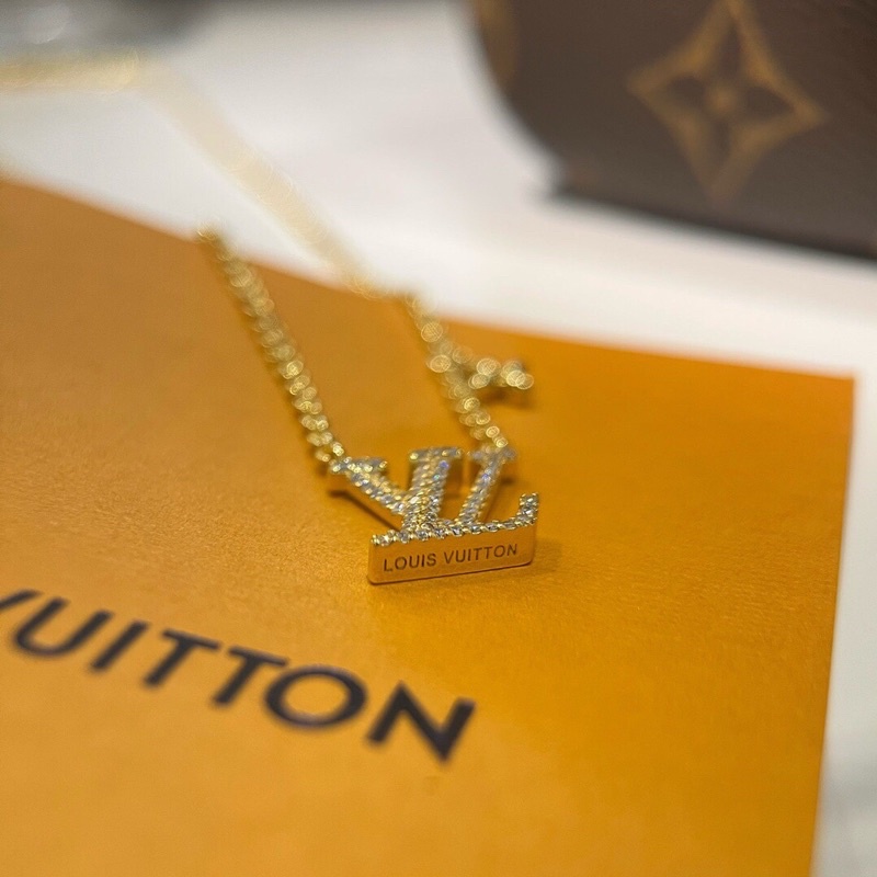 Dây chuyền nữ mặt LV đính đá cao cấp logo thương hiệu Louis Vuitton vòng cổ nữ mẫu mới 2022