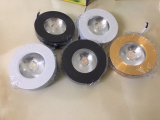 Đèn Ốp Tủ Rượu 5w Điện 220v Trắng/Đen/Vàng