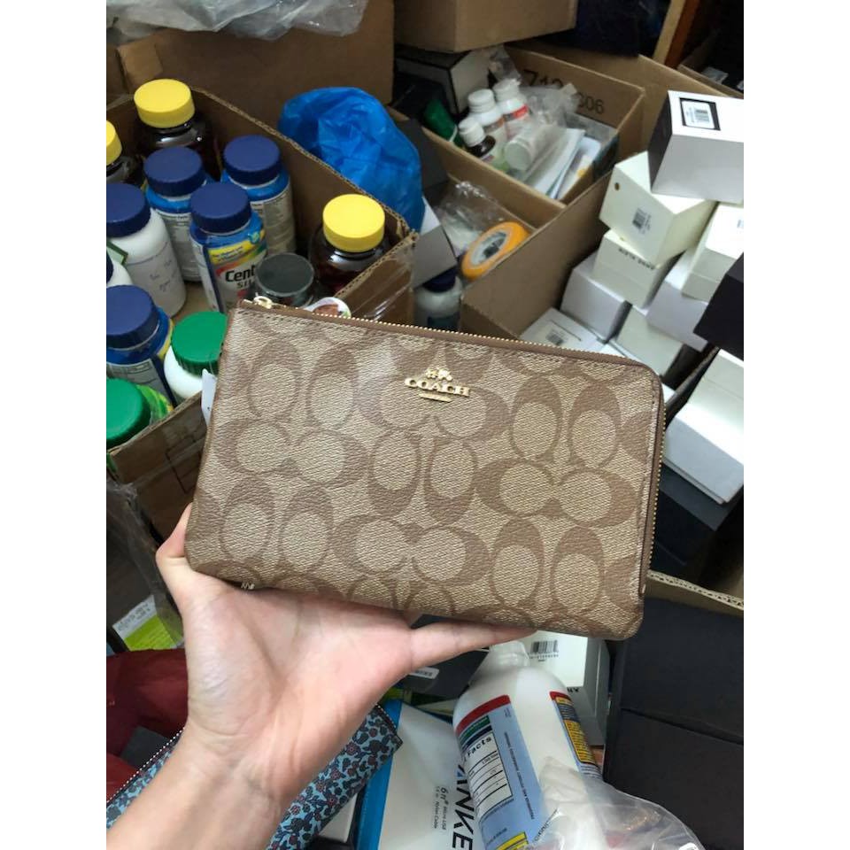 VÍ NỮ CẦM TAY COACH AUTHENTIC
