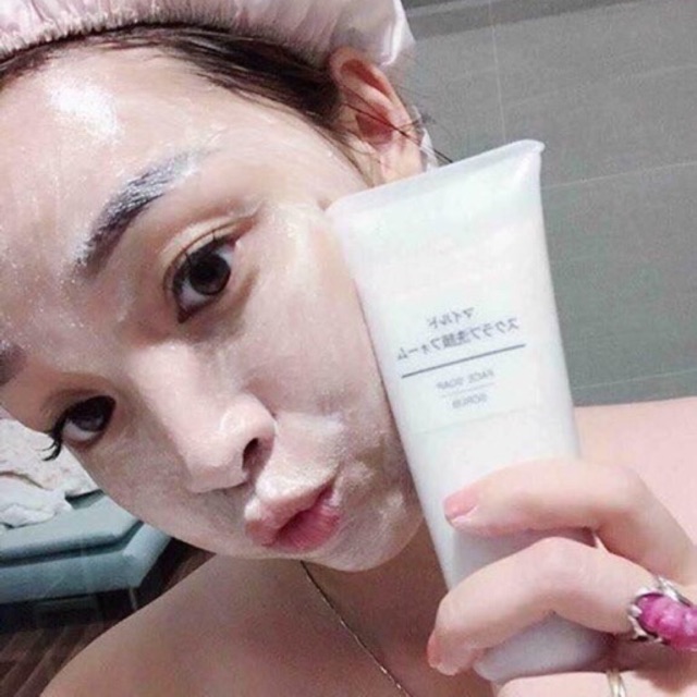 Sữa rửa mặt tẩy da chết MuJI [có sẴn]
