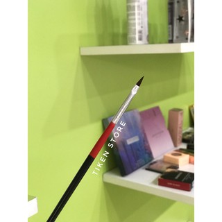 Cọ kẻ môi ( viền môi sắc nét )