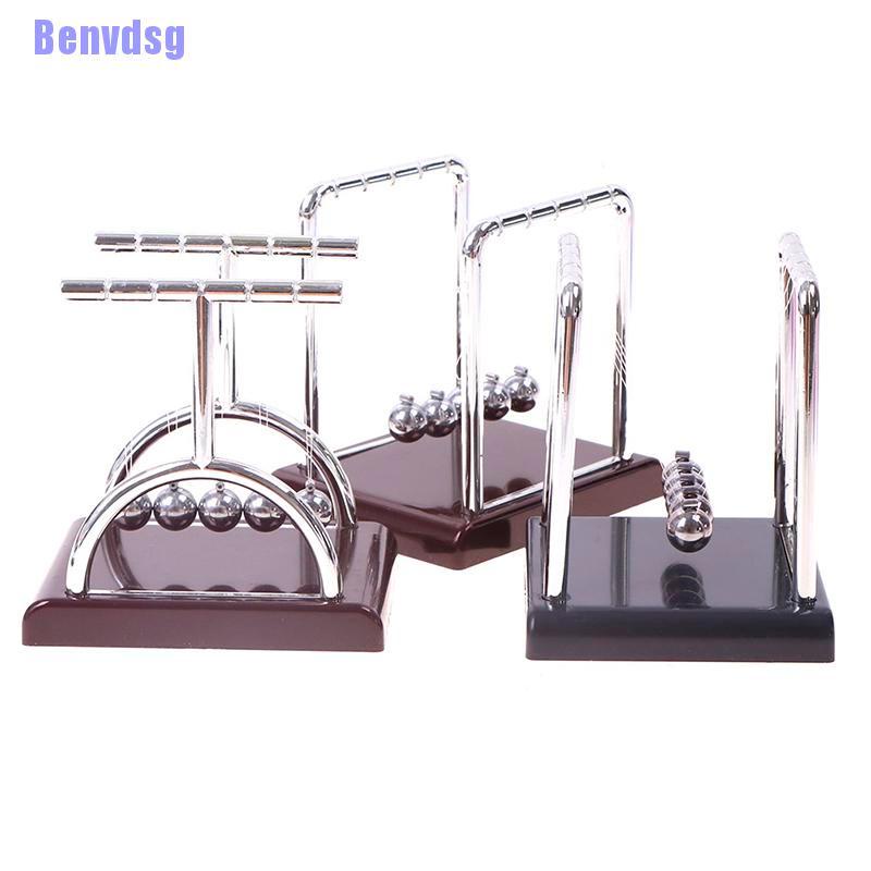 Newton Trang Trí Bình Lắc Kim Loại