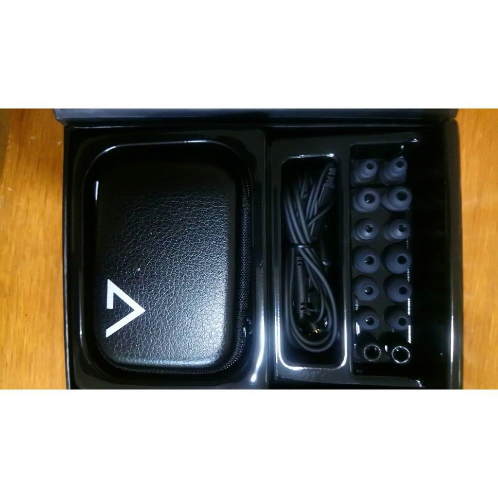 Tai nghe MEE Pinnacle P2