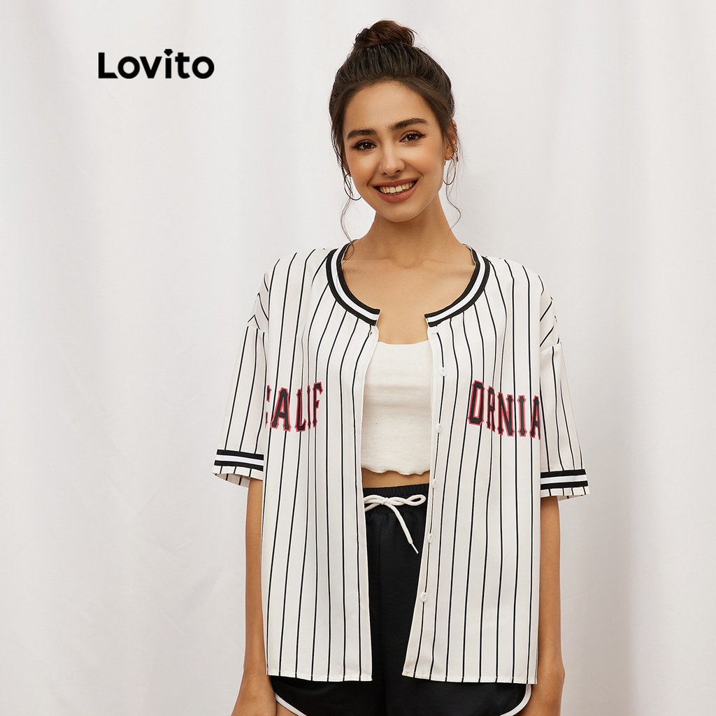 Áo kiểu Lovito viền tương phản kẻ sọc cổ bóng rổ in chữ cái phong cách đi học L19D071 (Màu trắng)