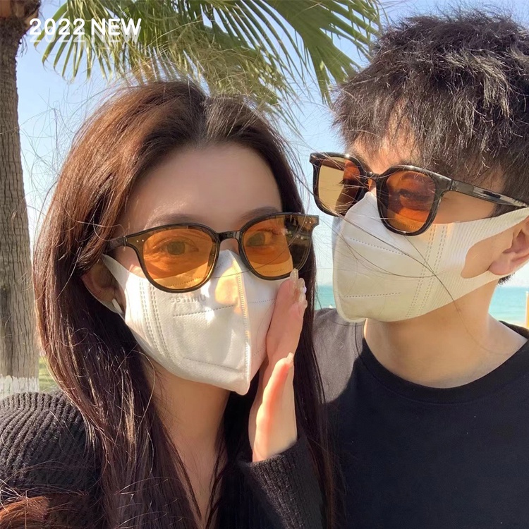 Kính mát AY gọng đen chống bức xạ thời trang