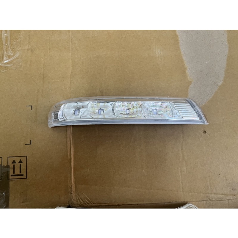 Đèn xi nhan gương chiếu hậu Hyundai Santafe 2008-2012 new OEM!