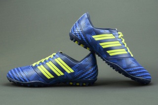 Giày đá bóng nemeziz 2018