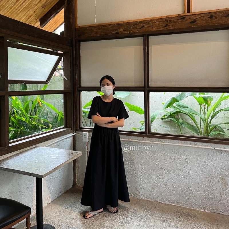 Mir.byhi: Ohio dress - đầm dài hở lưng gài nút hàn.