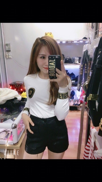 Áo thun cổ tròn chữ Fendy | BigBuy360 - bigbuy360.vn