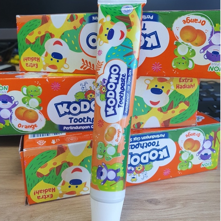 Kem Đánh Răng cho bé KODOMO Toothpaste (hương cam/dâu) - kem đánh răng trẻ em 45g