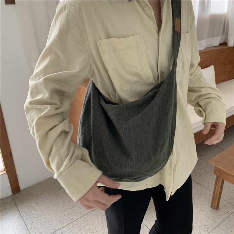 Túi đeo chéo vải kaki 3 màu kiểu dáng sinh viên dễ sử dụng