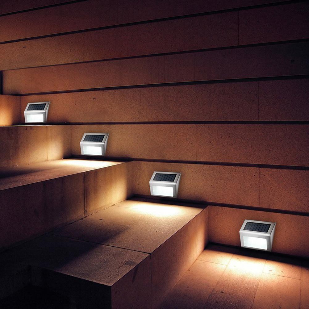 Đèn 3 bóng LED treo tường chống thấm nước năng lượng mặt trời cảm ứng chuyển động chuyên dụng ngoài trời kèm phụ kiện