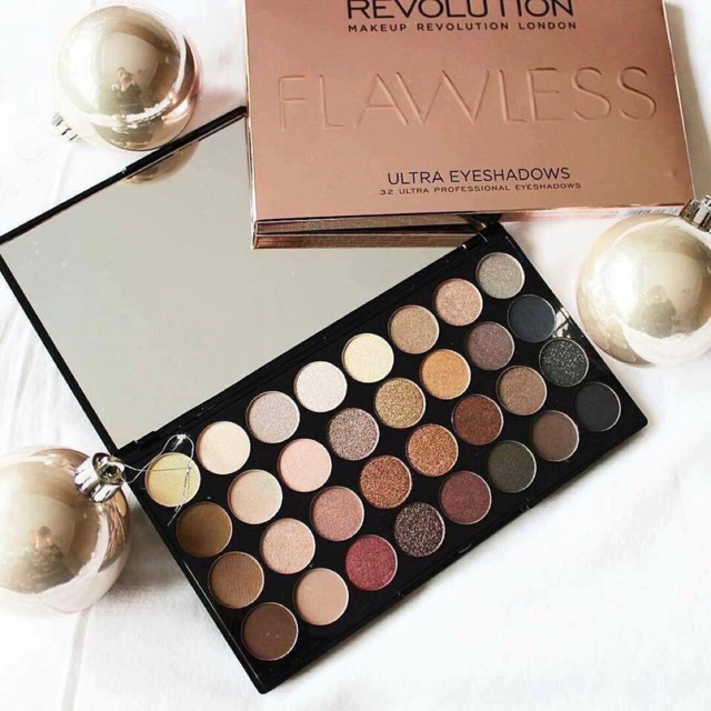 Bảng mắt Revolution Flawless