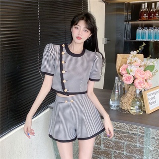 Sét kẻ caro viền đen cúc bọc kèm quần short thời trang