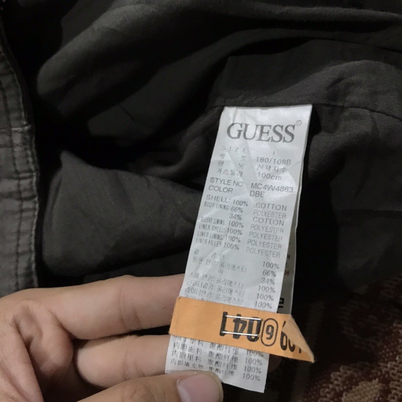 Áo khoác Jeans Guess túi khoá kéo Size 100 ( L )