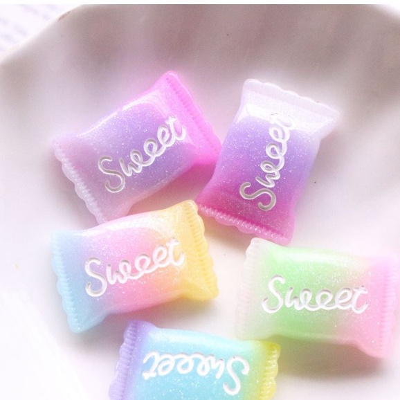 Charm (C428) slime/ Dụng Cụ Charm Trang Trí [Ko Keo &amp; Nút] Kẹo Màu Cầu Vồng (2.5x1.6cm)