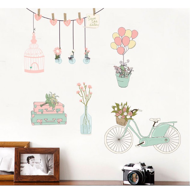 Decal trang trí tường Xe đạp và chậu hoa Màu dịu dàng
