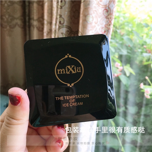 Bảng phấn mắt 4 màu màu đen xám mờ chất lượng dành cho trang điểm