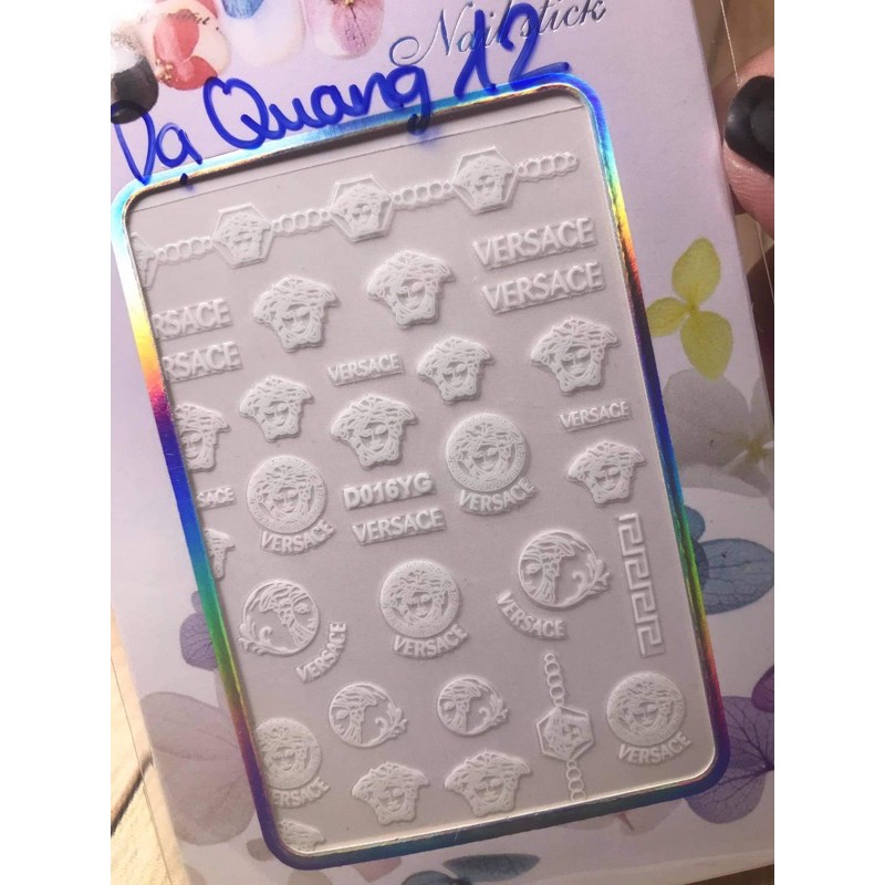 Sticker dán móng dạ quang.