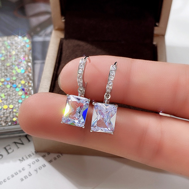 Đôi Khuyên Tai Hình Vuông Đính Đá Zircon Sang Trọng Cho Nữ
