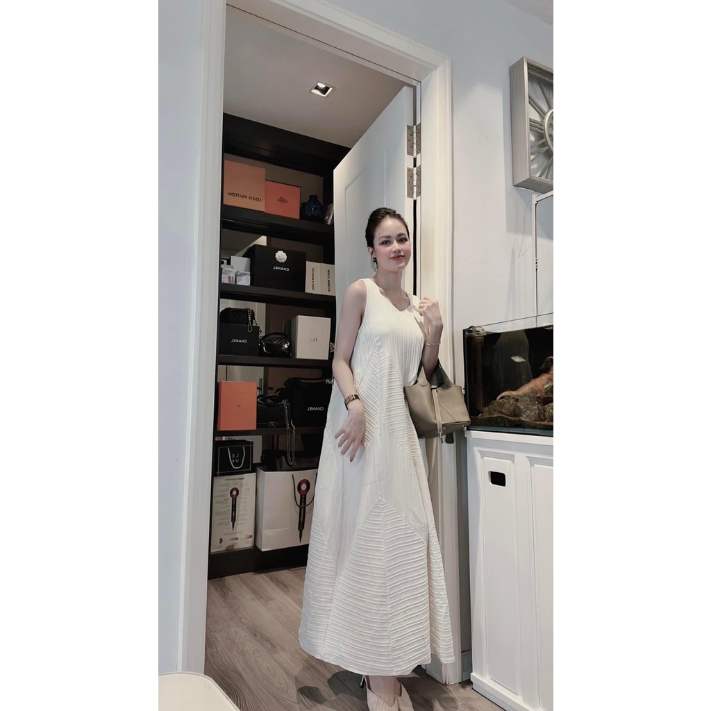 VÁY SUÔNG MÀU KEM SÁT NÁCH ĐUÔI CÁ VÂN SÓNG DÁNG DÀI CHO NỮ