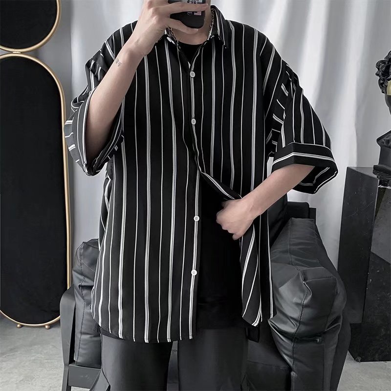 Áo Sơ Mi Tay Ngắn Dáng Rộng Họa Tiết Kẻ Sọc Trắng Đen Thời Trang Cá Tính Cho Nam