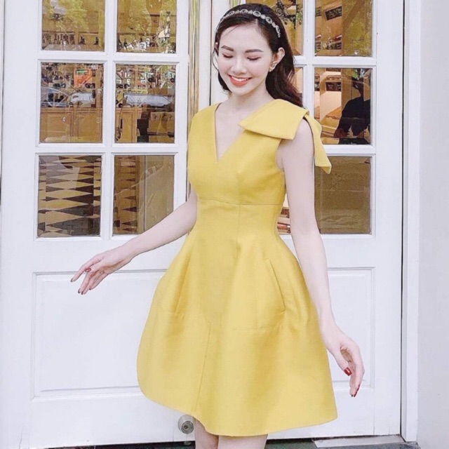 Đầm váy vàng nơ vai (kèm hình thật)
