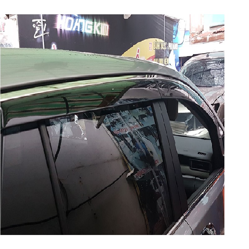 Vè che mưa toyota innova nhựa đen 2016 - 2021