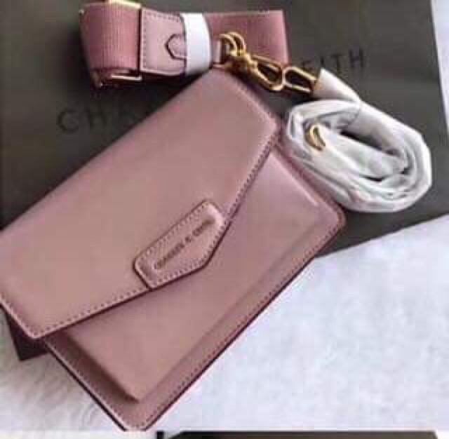 Túi Charles & keith Auth