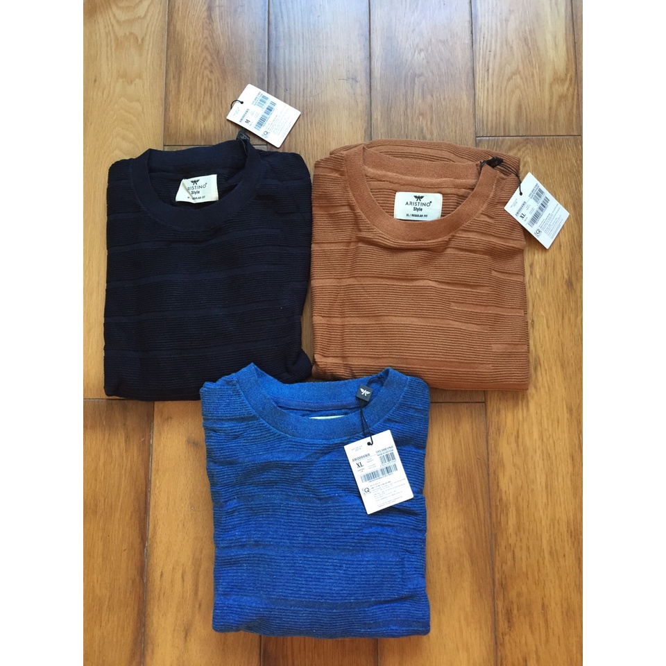 Áo len nam dài tay ARISTINO AWO004W8 dáng suông mỏng nhẹ nhưng ấm áp, co giãn thoải mái, toạ tiết vân ngang