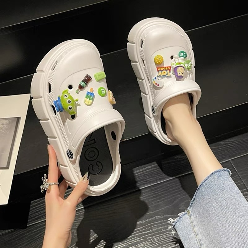 Tiệm Dép HẠNH PHÚC