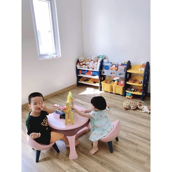 Bộ bàn ghế trẻ em mẫu giáo Kub cao cấp phù hợp với trẻ em 1 đến 6 tuổi