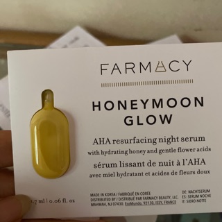 Serum trẻ hóa, sáng da, giúp da căng bóng Farmacy Honeymoon Glow AHA Resurfacing night serum