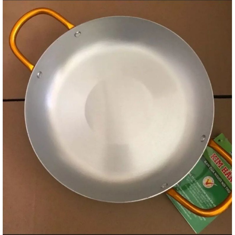 Chảo nhôm đáy bằng quai vàng