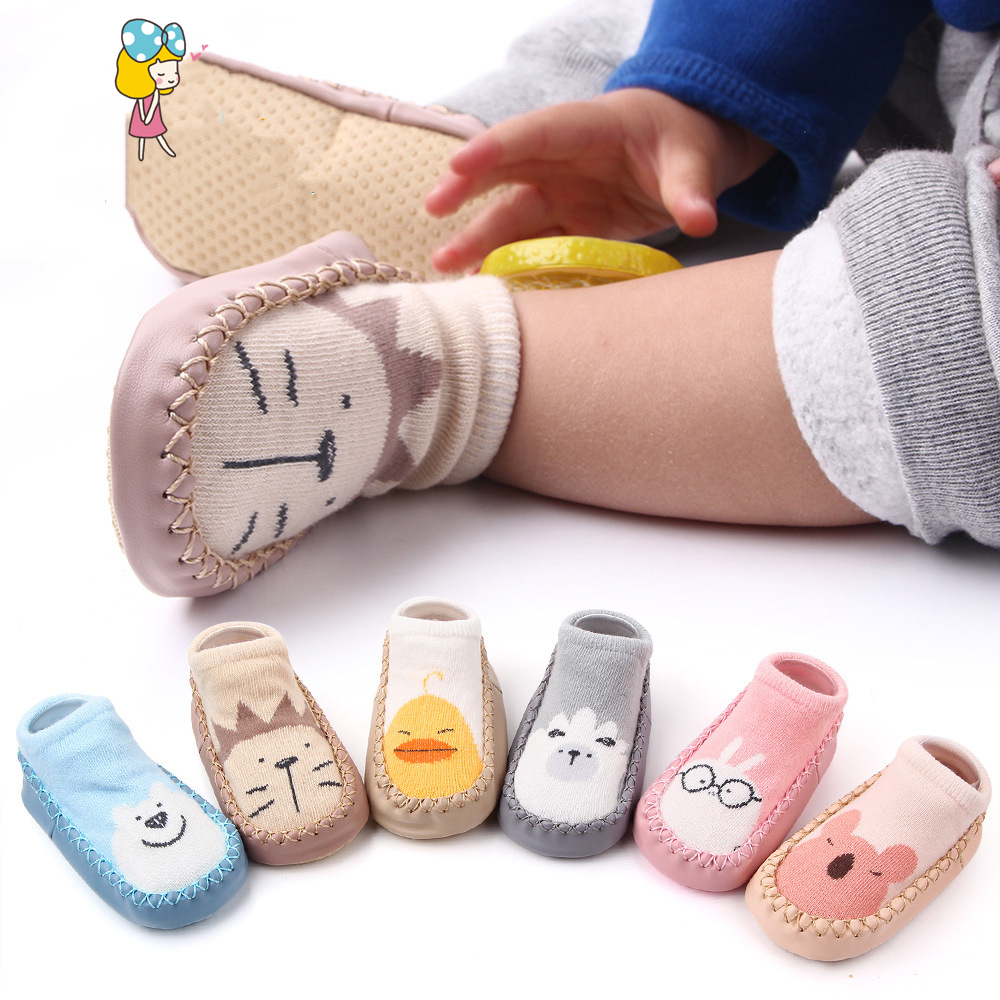 Tất đi sàn KOKOROCARE YY-01 hình hoạt họa thỏ hồng/sư tử/ vịt vàng kích thước M/L 12CM/13CM cho bé 6-24 tháng