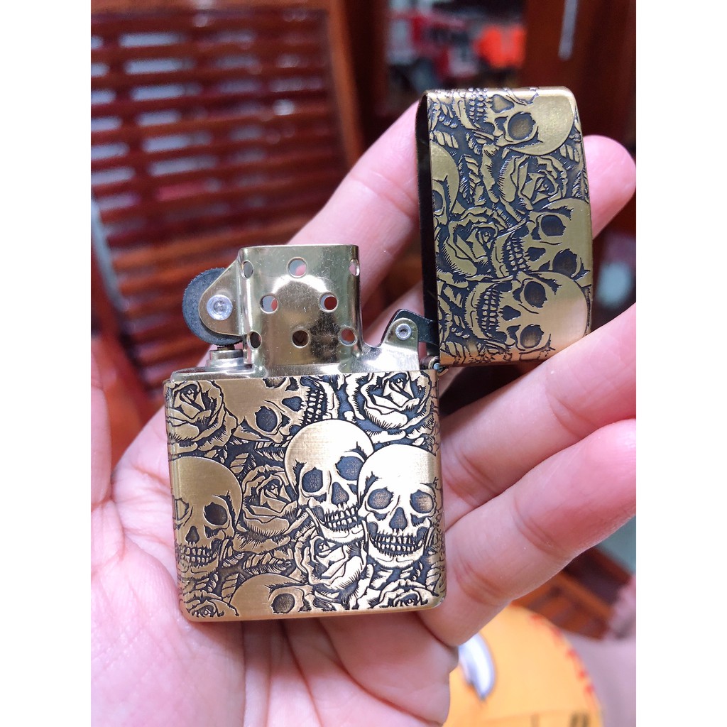 Vỏ Bật Lửa Zippo Đầu Lâu Khắc Chìm - Vàng - Đáy Lồi