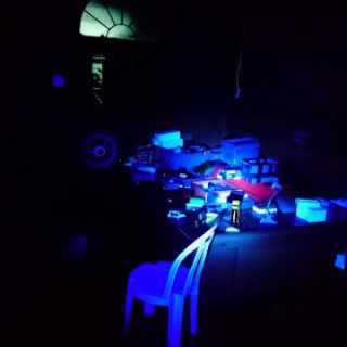 Đèn pin UV