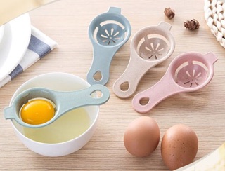 Dụng cụ tách lòng đỏ trứng