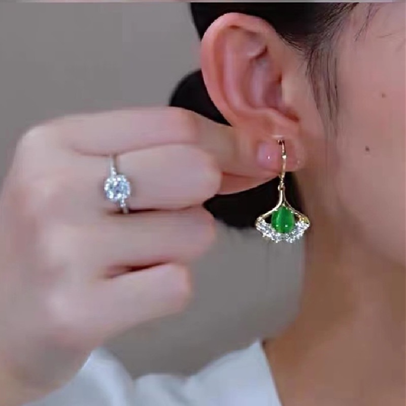 Khuyên Tai Hình Quạt Đính Đá Opal Phong Cách Hàn Quốc Cổ Điển Độc Đáo