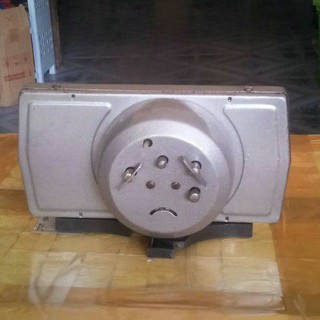 Đồng hồ báo thức,chạy cơ cổ xưa.