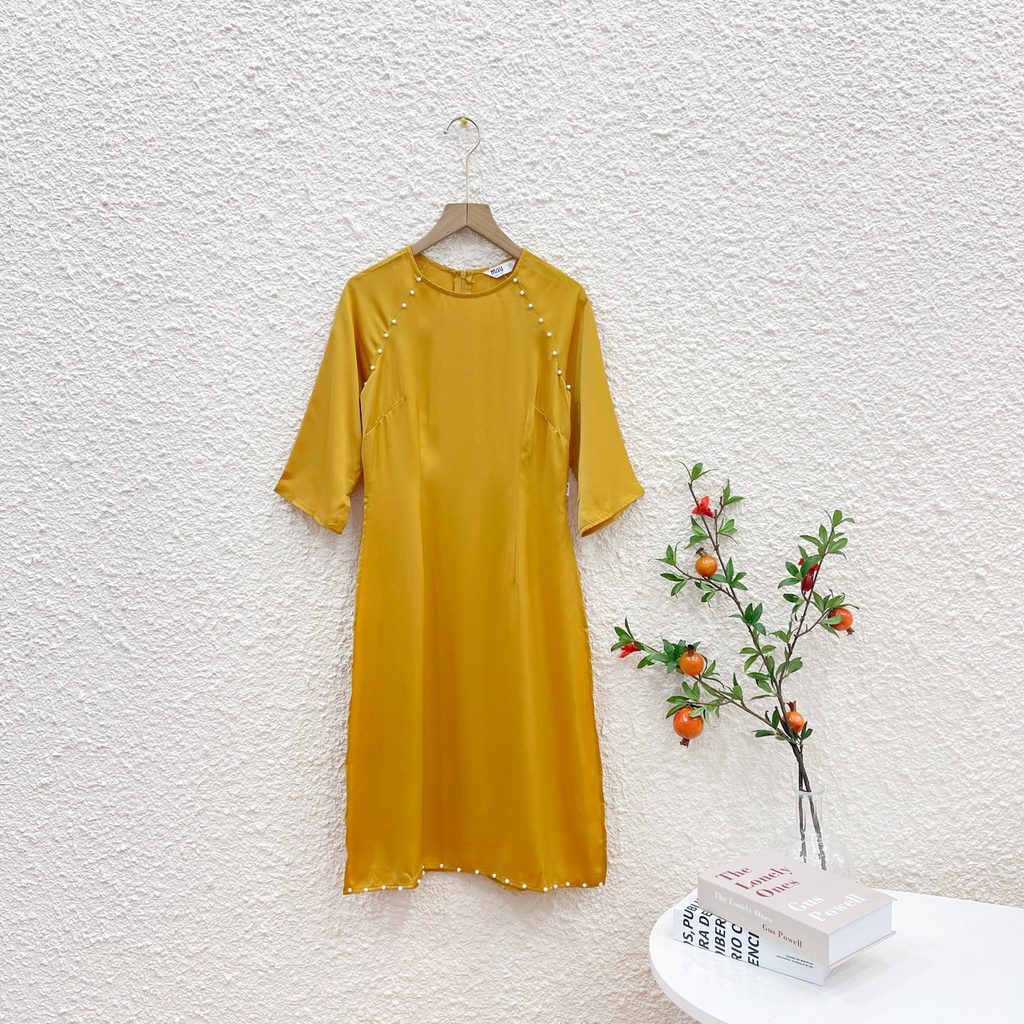 [HÀNG CÓ SẴN] Áo Dài lụa cổ tròn May Boutique màu Vàng ADT20D_112.023