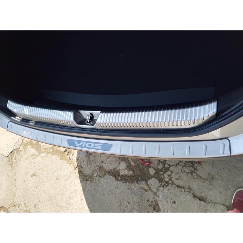 Ốp chống trầy cốp Vios 2019 - 2021 inox cao cấp