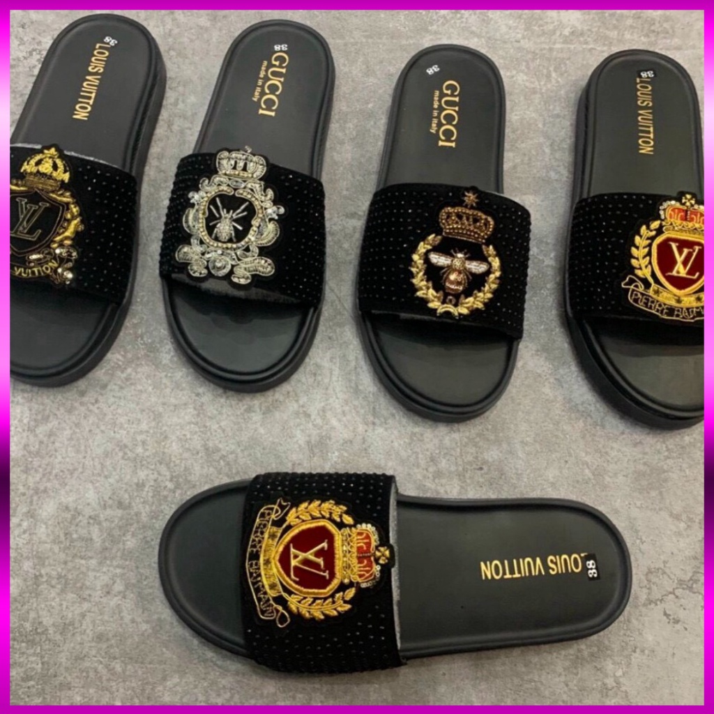 Chia sẻ: 0 Dép nam LV 💖𝐅𝐑𝐄𝐄𝐒𝐇𝐈𝐏💖dép gucci, dép versase đế cao su Full size Nam mã DG01