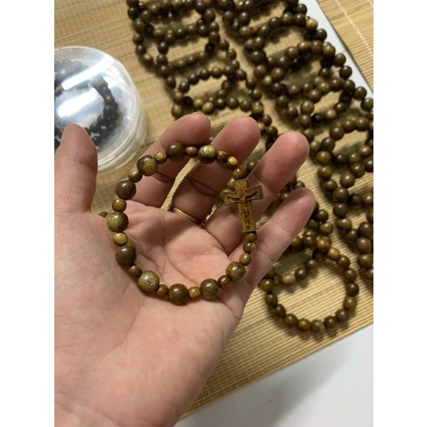 VÒNG CHUỖI trầm hương 108 hạt 6li mix Thánh giá
