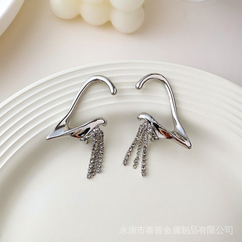 Bông Tai Yêu Tinh Thiết Kế Đơn Giản Không Xỏ Lỗ Phong Cách Hàn Quốc Cao Cấp