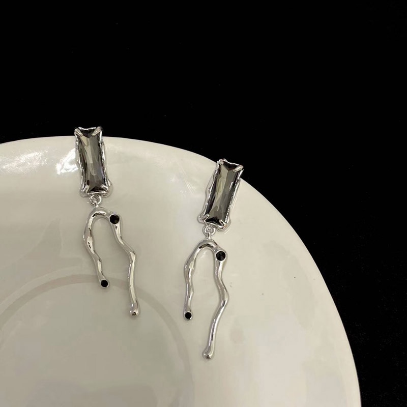 Khuyên Tai Đính Đá Thiết Kế Không Đối Xứng Đơn Giản Thời Trang Mới